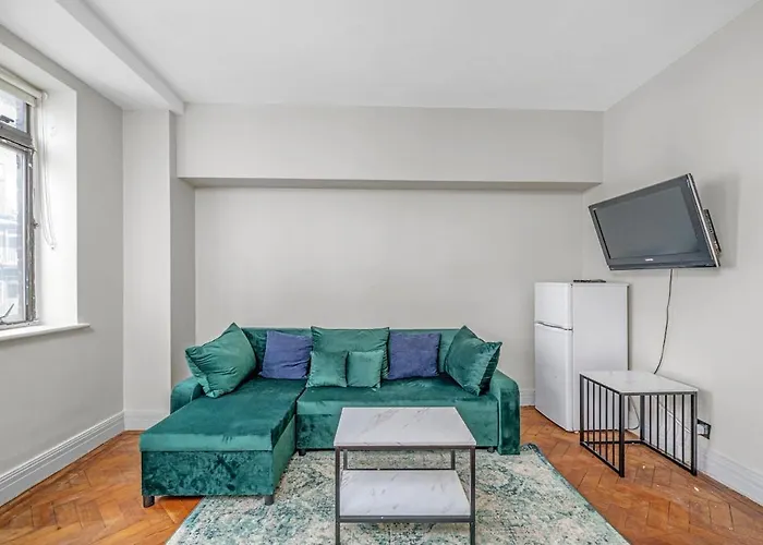 Wonderful One Bedroom Flat